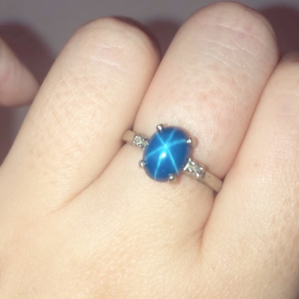 14K white gold Diamond Star Ring